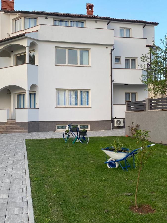 Villa Mara Pula Exteriör bild