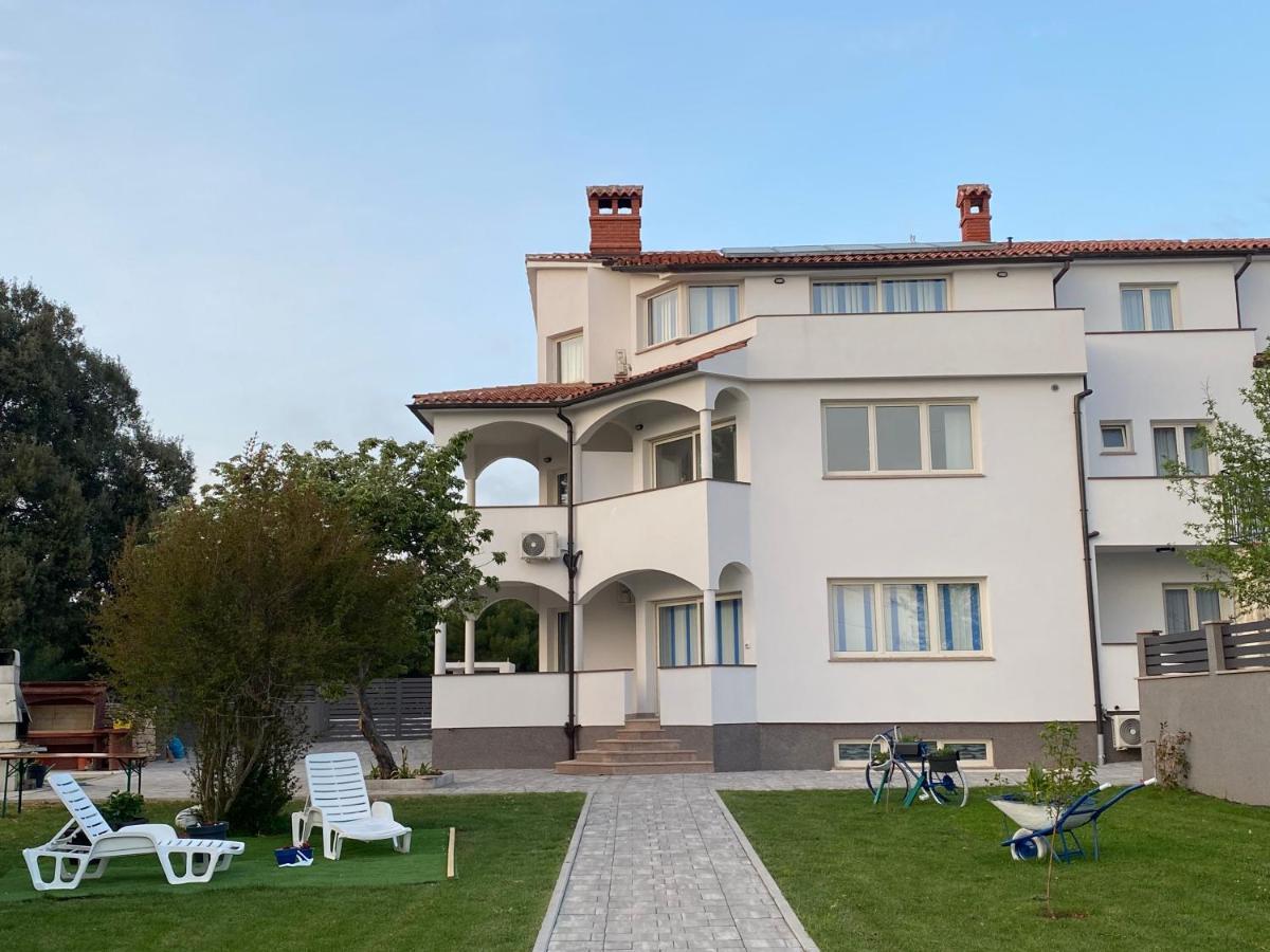Villa Mara Pula Exteriör bild